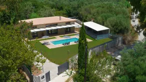 Grand appartement de vacances convivial et familial avec piscine privée, jardin et barbecue - Image 4