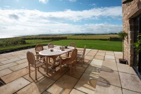Gregor's Cottage: Best coastal view, luxury inside - Image 3