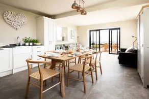 Gregor's Cottage: Best coastal view, luxury inside - Image 5