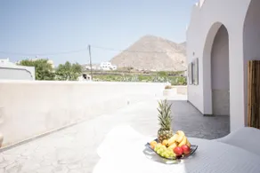 Pure and Simple Santorini - Image 3