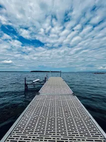 Welcoming Waterfront Cottage - Image 2