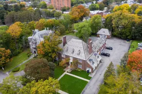Historic Carriage House in Washington Park - Image 2