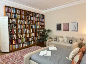 Central I 140m² • 4-Room • 1.5 Bath • Hackescher - Image 3