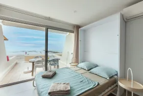 ※2-room apartment with 1st line sea access/Car garage/Wi-Fi/Air conditioning※ - Image 2