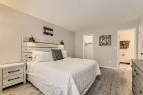 Updated 2 Bed, 2 Bath, Garage - Image 5
