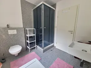 Guest house with terrace and garden - Image 5