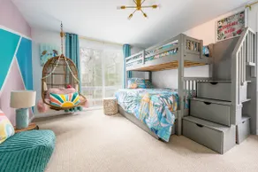 Near Beach|Shopping/Dining|Renovated|King Bed - Image 3