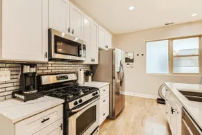 UChicago Condo | 2 Baths, Private Parking & Entry - Image 5