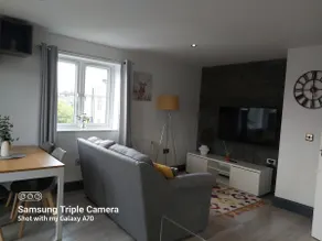 Stylish and cosy 2 bed flat. - Image 2