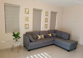 Excellent location, safe and spacious - Image 3