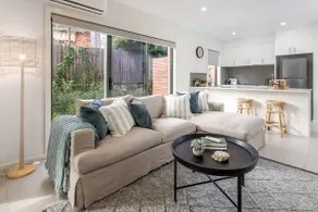 2BR 2bath townhouse in Garran - Image 2