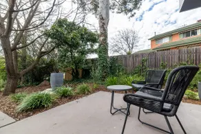 2BR 2bath townhouse in Garran - Image 5