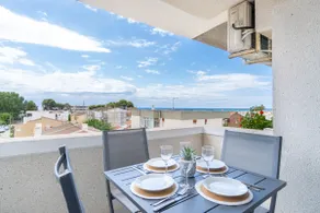 Penthouse - Sea Views & 5min to Beach - Fast WiFi - AC - Image 2