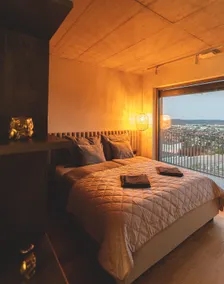 Hilltop_Escape_Hot_Tub_Panoramic_Budapest_Views - Image 4