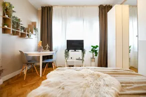 Urban Lifestyle Haven: 1BR Apt in Prime Location - Image 4