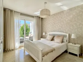 UNIQUE TOWNHOUSE IN FRONT OF PUERTO BANUS - Image 2