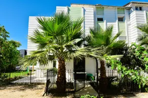 Green House - Image 5
