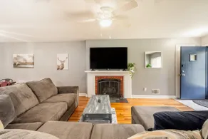 Comfortable & Roomy - Work & Family Friendly for 7 - Image 2