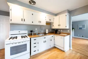 Comfortable & Roomy - Work & Family Friendly for 7 - Image 5