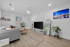 Cozy South Nashville Home 6'->BNA, 10'->Broadway - Image 3