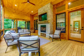 Cabin | hot tub, 2 king bed suites, 2 fireplaces - Image 5