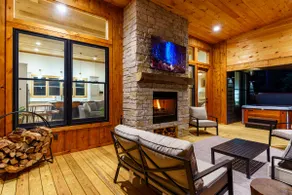 Cabin | hot tub, 2 king bed suites, 2 fireplaces - Image 3