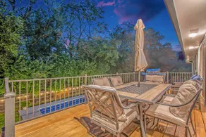 Dream pool house with kids game room - Image 2