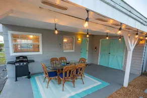 The Shores Cottage - Rear Unit - Image 2