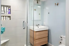Beautiful Southie Single Family - Image 5