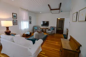 Blue Crab Lodge - Image 3