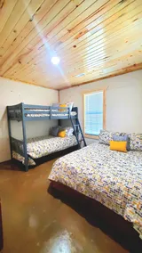 Stayin & Playin Cabin - Image 4