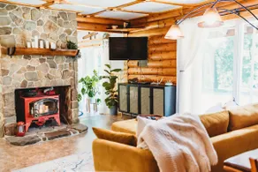 Secluded Egypt Hollow Cabin - Image 2