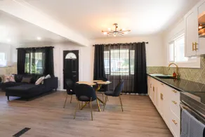 Beautiful 3Bedroom 2Bath Home free parking&laundry - Image 5