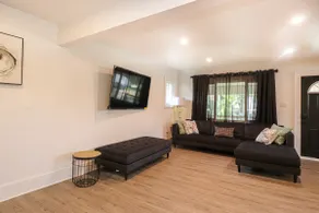 Beautiful 3Bedroom 2Bath Home free parking&laundry - Image 4