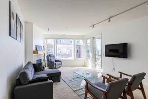 Downtown Seattle, Waterfront Condo (2 bedroom) - Image 3