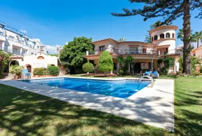 Belgravia Club Townhouse Estepona Port - Image 5