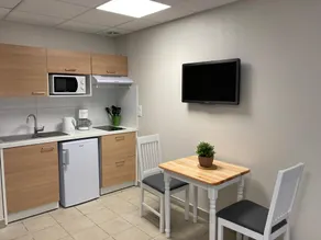 Wheelchair-accessible studio - Image 4