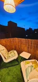 Beautiful, fully renovated luxury apartment. 15 minutes from downtown - Image 2