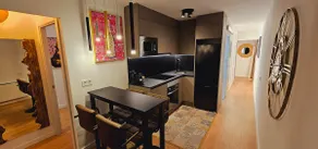 Beautiful, fully renovated luxury apartment. 15 minutes from downtown - Image 3