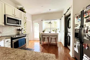 *New* Cozy Entire Home in Athens - Image 4