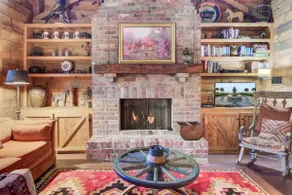 The Barn at Linwood - Tucked away in old downtown Summerville. A special getaway - Image 3