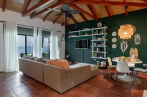 Orianthi's Beachfront Home - Image 5