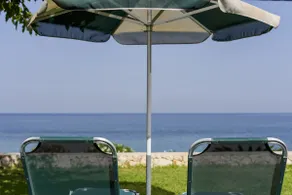 Orianthi's Beachfront Home - Image 3