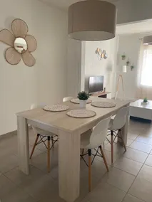 Charming house in a great location, downtown - Image 2
