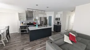 5 Bed 4 Bath 2500 sqft Clean and Elegant Home - Image 2
