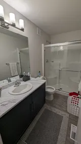 5 Bed 4 Bath 2500 sqft Clean and Elegant Home - Image 5