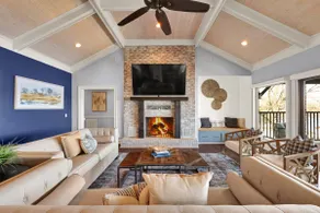Lakefront Oasis - Image 2