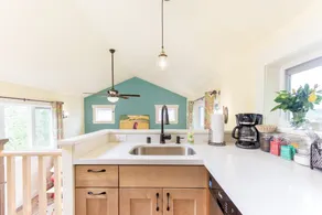 Colorful Cottage Close to Lake Washington - Image 3