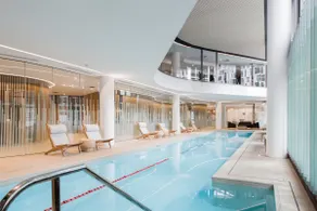 Modern Magic on the Yarra with Resort Amenities - Image 2