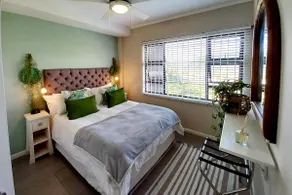 Walk to Bars and Beaches Luxury Apartment With a Harbor View - Image 2